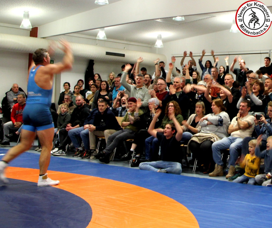 20251222 Patrick Schwendemann lässt sich feiern